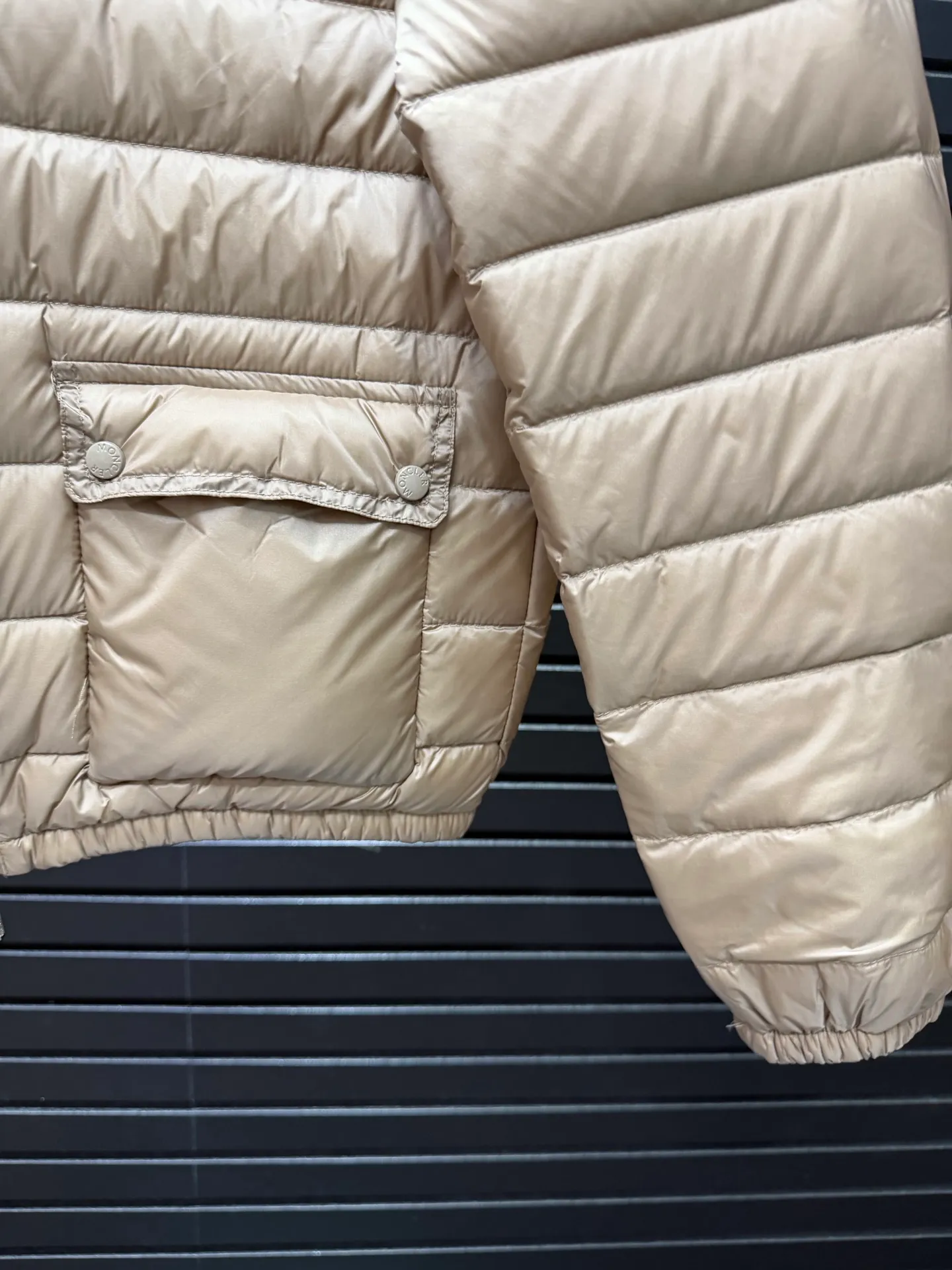 Moncler Same Style Lans Same Style ， 。 ， ; ， ， ， ：Black Khaki Beige Light Blue Light Pink White Size：1234